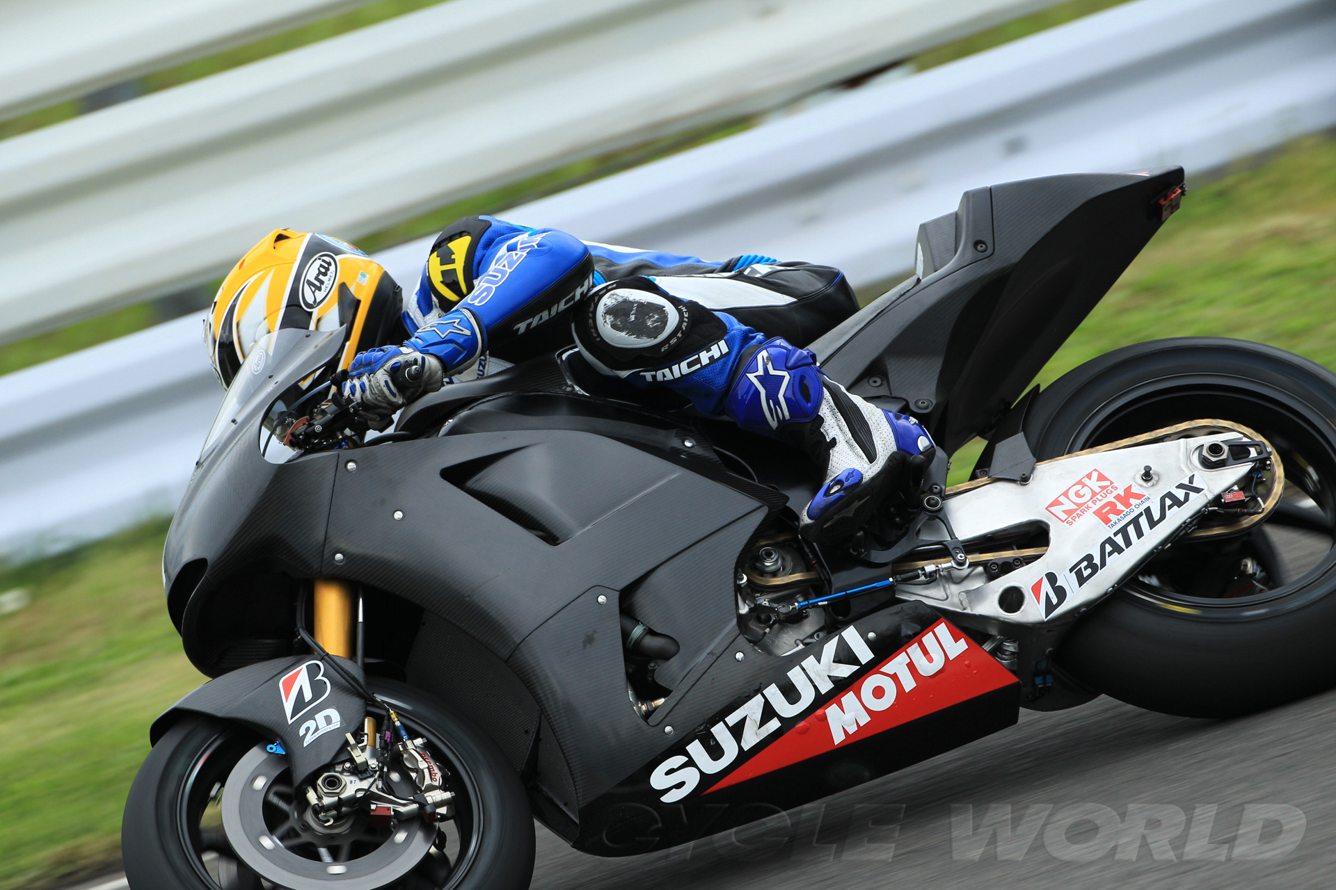 Penampakan Motor Suzuki Untuk Motogp 2014 Dwi Cah